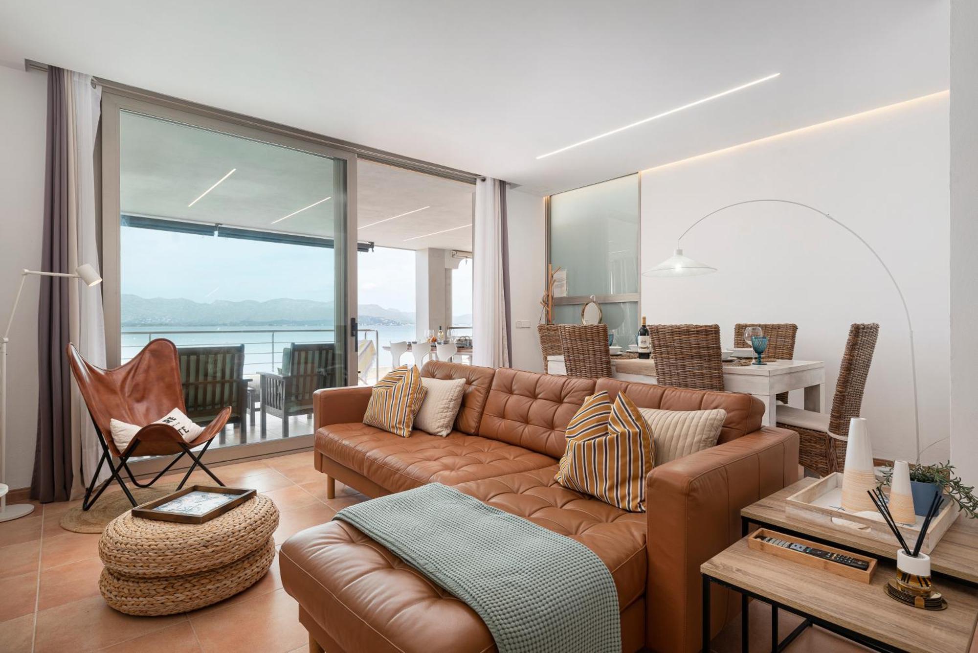 Cas Carbon3r-stunning Ground Floor In Front Of The Sea Apartment *