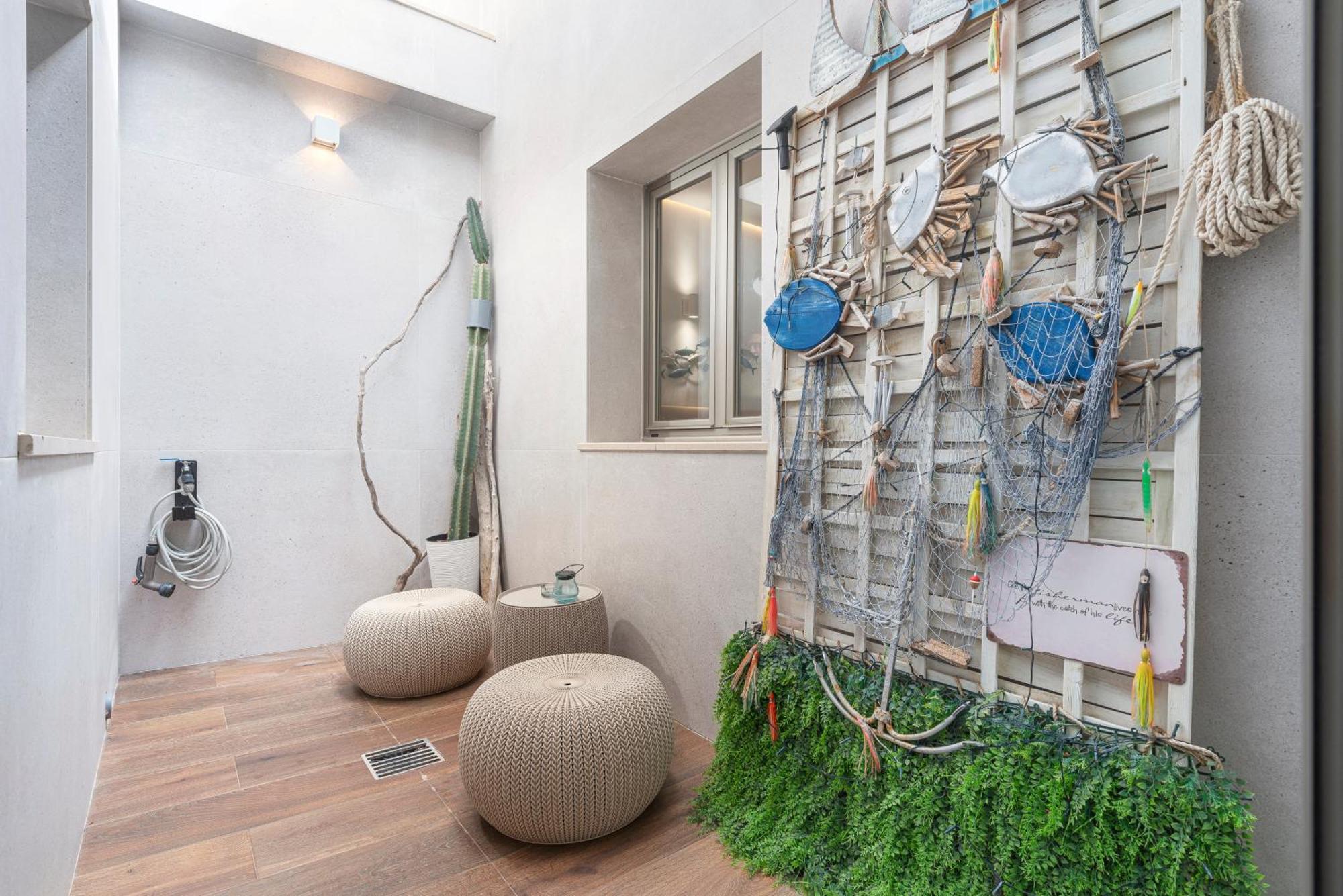 Cas Carbon3r-stunning Ground Floor In Front Of The Sea Apartment