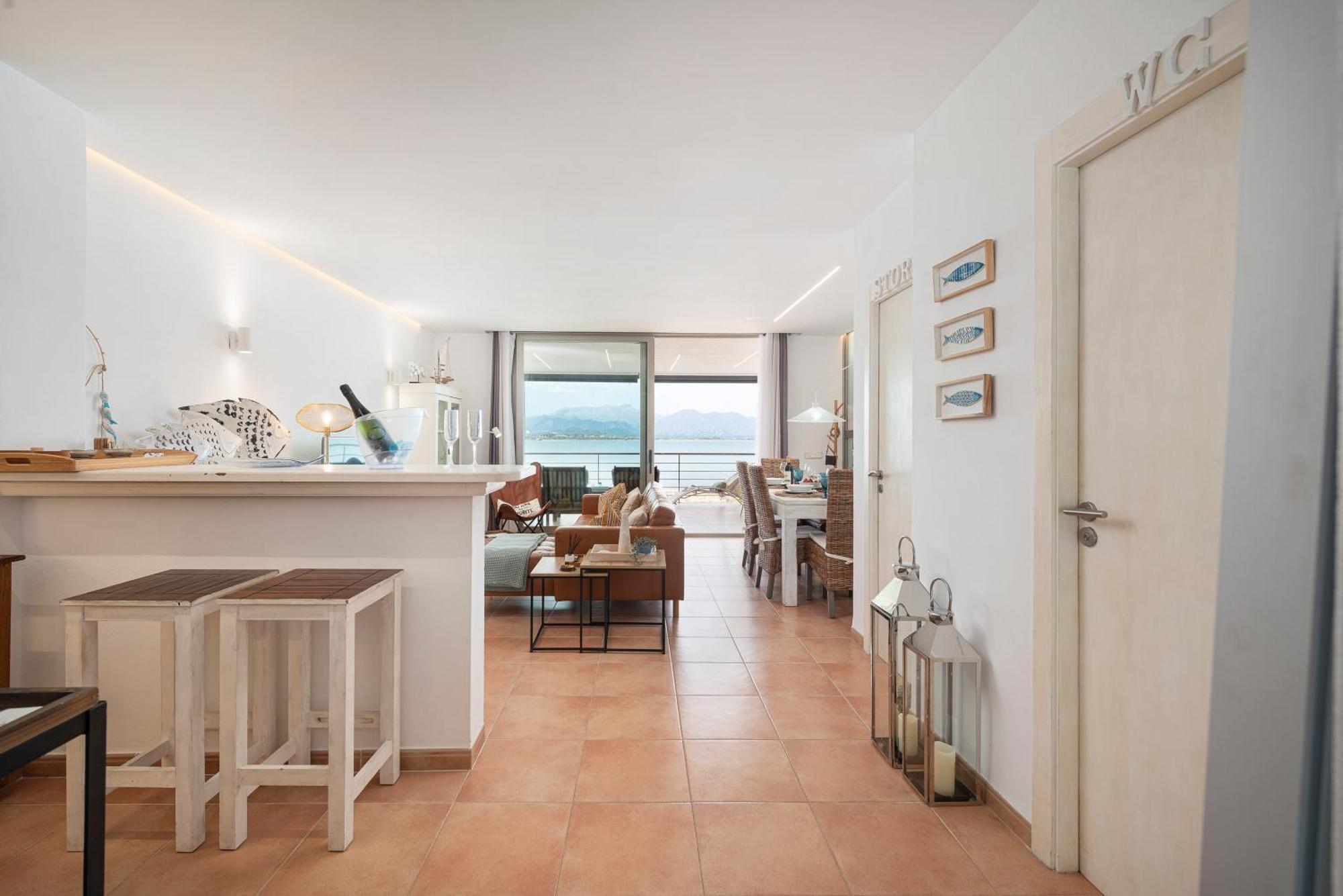 Cas Carbon3r-stunning Ground Floor In Front Of The Sea Apartment