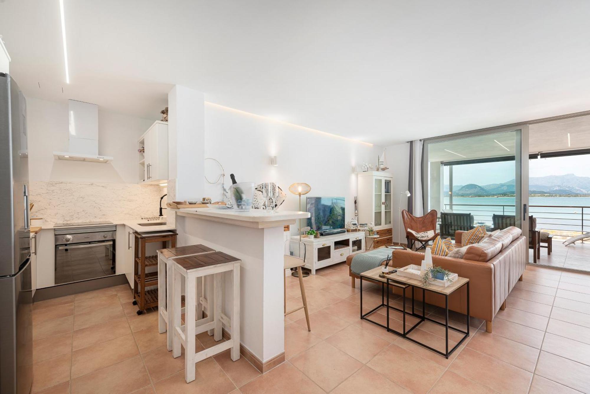 Cas Carbon3r-stunning Ground Floor In Front Of The Sea Apartment Alcúdia