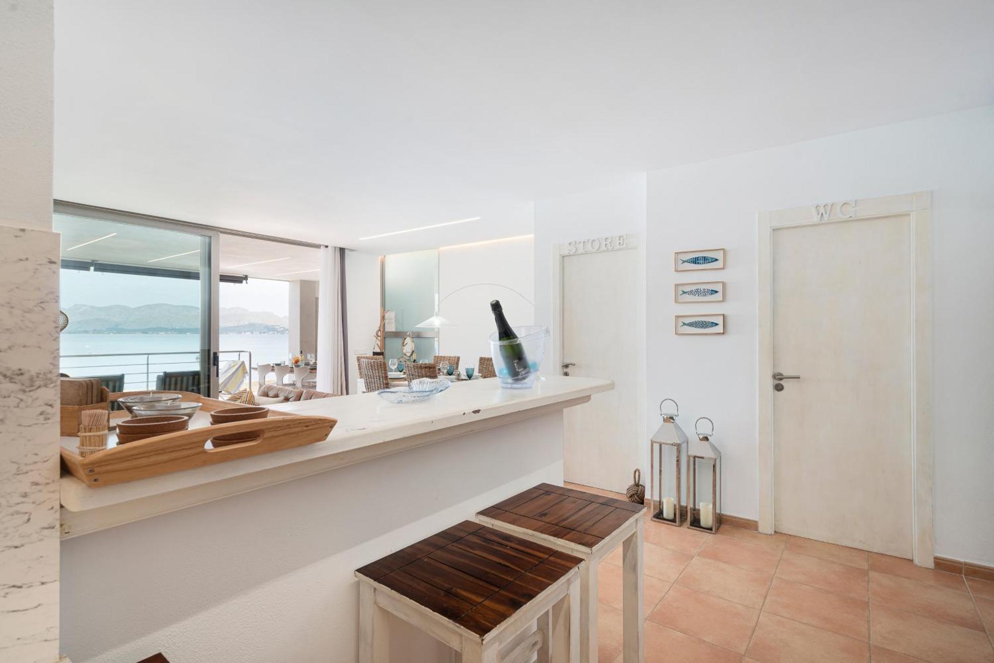 Cas Carbon3r-stunning Ground Floor In Front Of The Sea